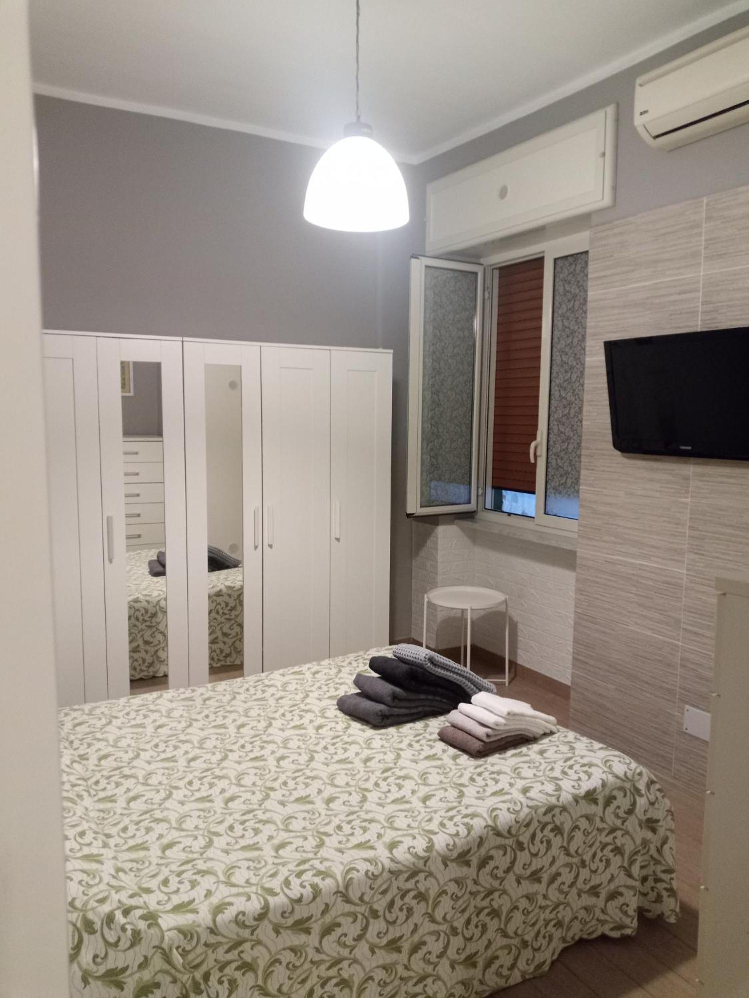 A Casa Di Francesca Apartment เนเปิลส์ ภายนอก รูปภาพ